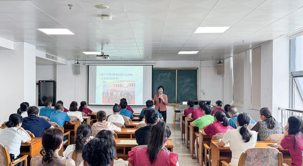 学习标杆销售智慧 赋能渠道伙伴成长｜天缘绿组织经销商代表参加南宁市职工公益讲堂